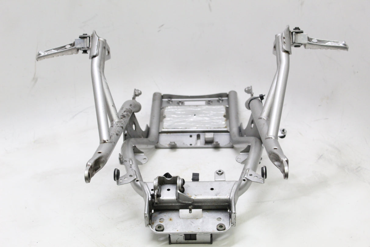 2005 YAMAHA FZ6 FZ6S FAZER OEM REAR SUBFRAME W PASSENGER FOOT PEGS