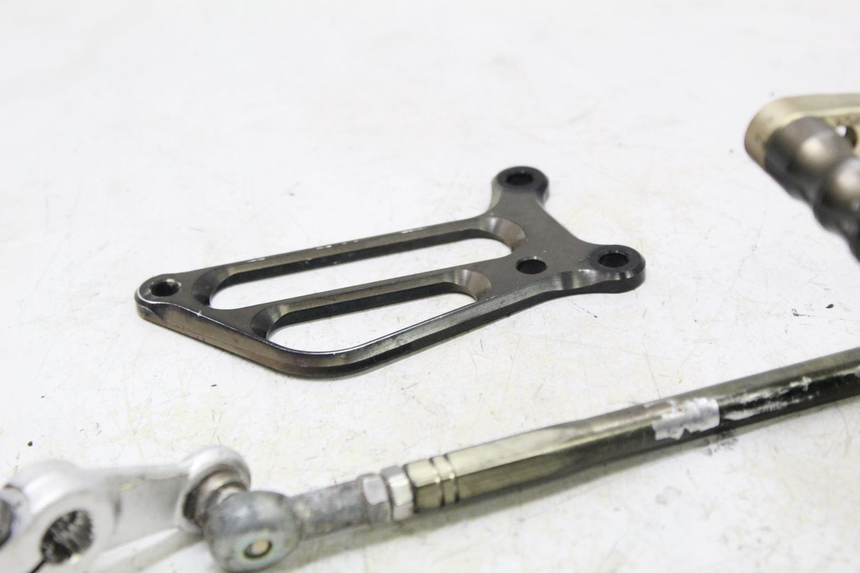 2004 SUZUKI GSXR600 AFTERMARKET LEFT REARSET FOOT PEG SHIFTER LINKAGE