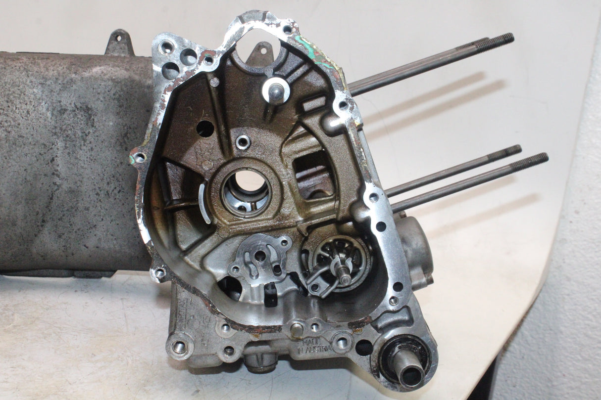 2002 Aprilia Scarabeo 150 OEM ENGINE MOTOR CRANKCASE CRANK CASES BLOCK