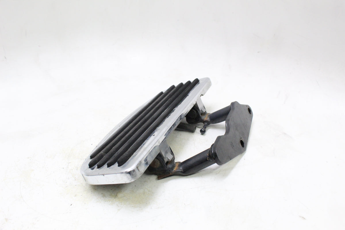 2005 KAWASAKI VULCAN 1500 VN1500 Left Rider Floorboard Footrest Bracket