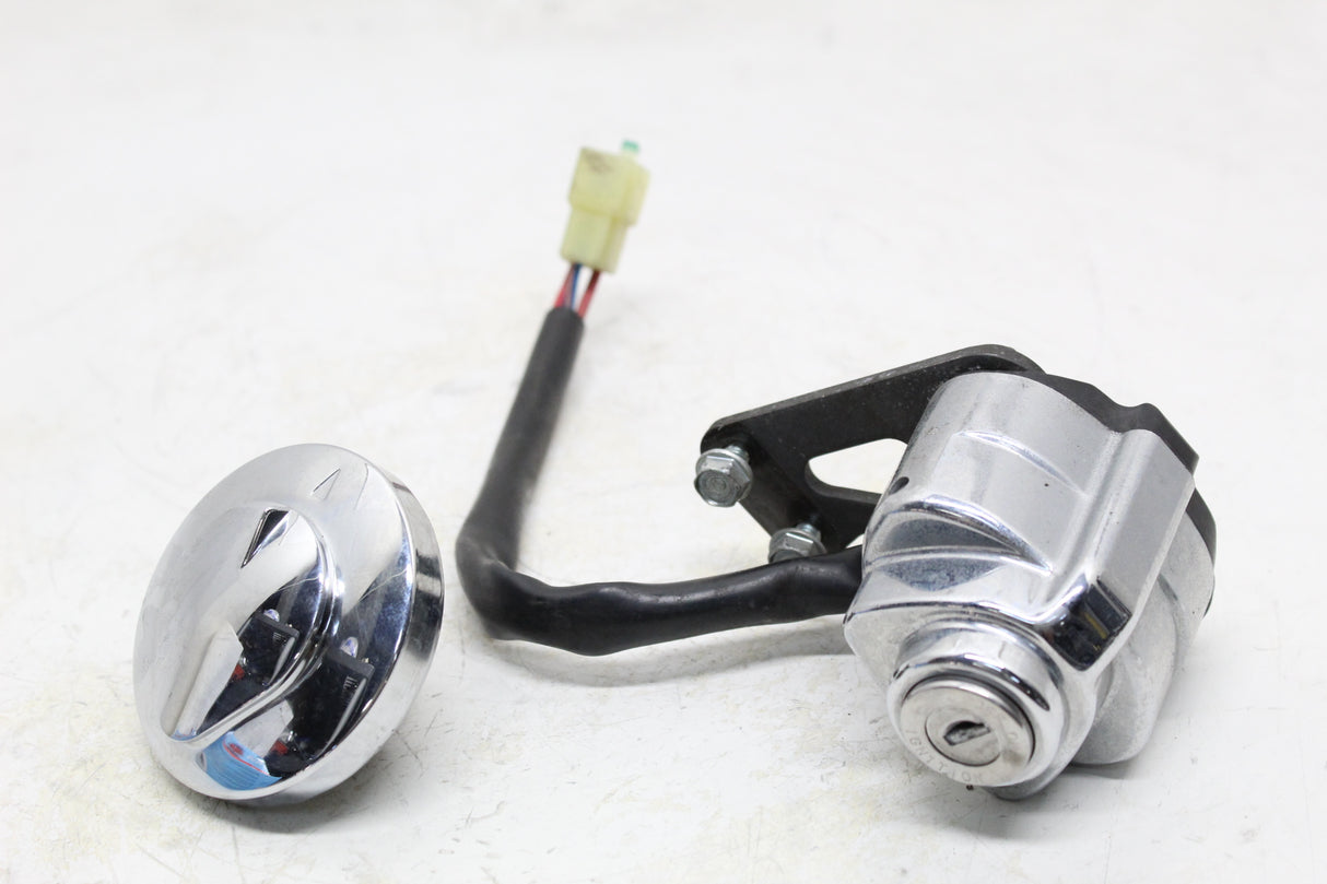 2005 Honda VTX1300S VTX1300 OEM IGNITION LOCK W/ GAS CAP !NO KEY!