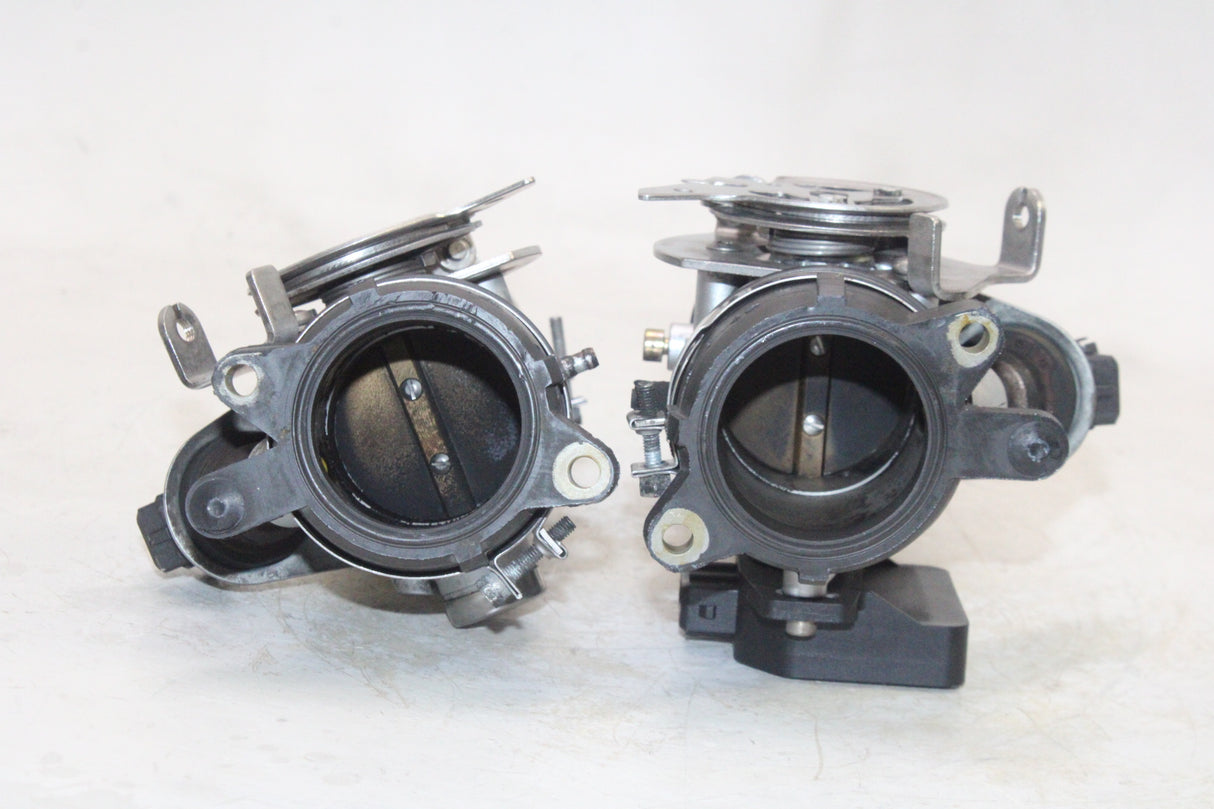2001 BMW R1100RT OEM MAIN FUEL INJECTORS / THROTTLE BODIES