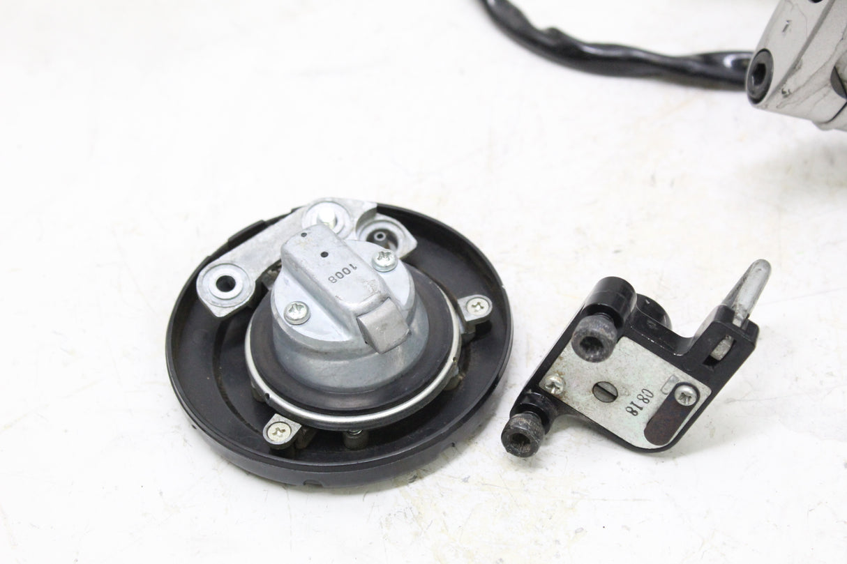 2011 KAWASAKI KLR650 OEM LOCK SET W KEY GAS CAP HELMET LOCK UPPER TRIPLE TREE