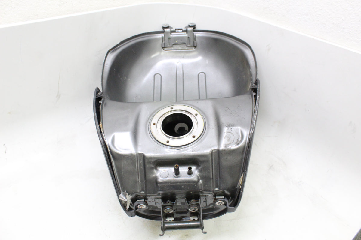 2004 SUZUKI GSXR600 OEM GAS FUEL TANK RESERVOIR W CAP DENT NO PUMP