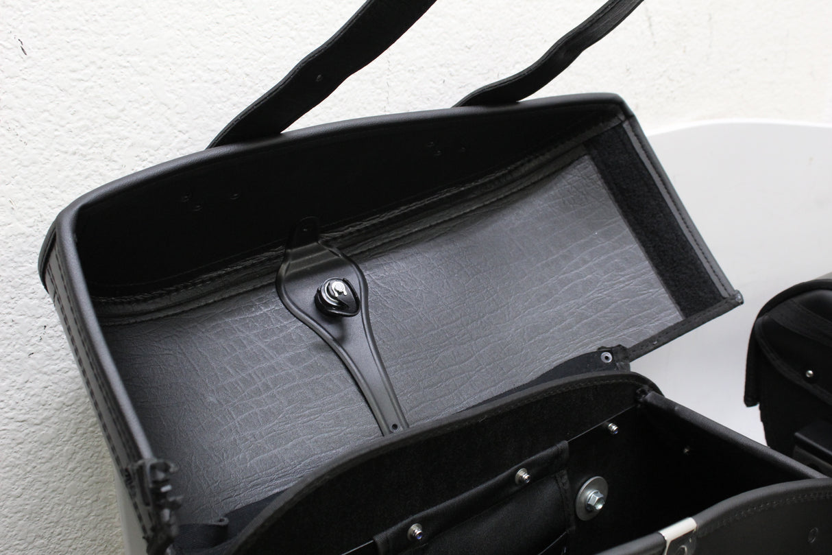 2012 Kawasaki Vulcan 900 VN900DF OEM SADDLEBAG W KEY