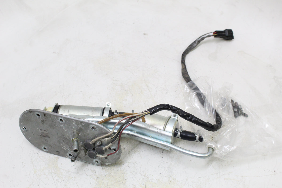 2005 KAWASAKI VULCAN 1500 VN1500 OEM Fuel Pump Assembly 49040-1071