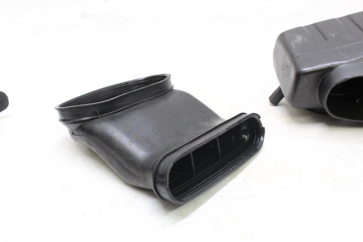 2004 SUZUKI GSXR600 OEM AIRBOX AIR CLEANER CAP COVER INTAKE DUCTS