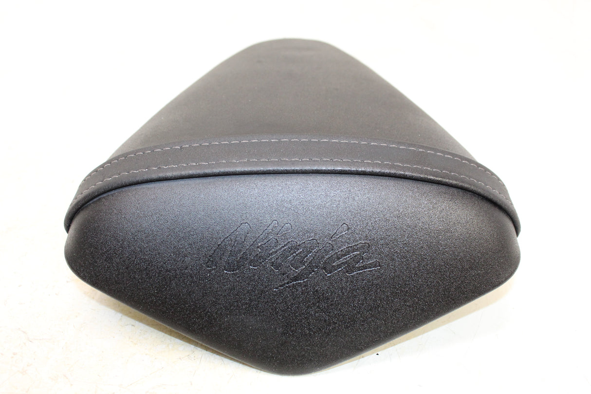 2009 Kawasaki Ninja ZX6R OEM REAR BACK PASSENGER TANDEM SEAT PAD SADDLE PILLION
