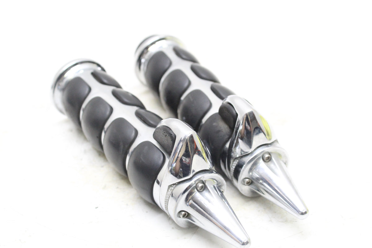 2005 KAWASAKI VULCAN 1500 VN1500 Chrome Rubber Spike Grips Pair Palm Rest