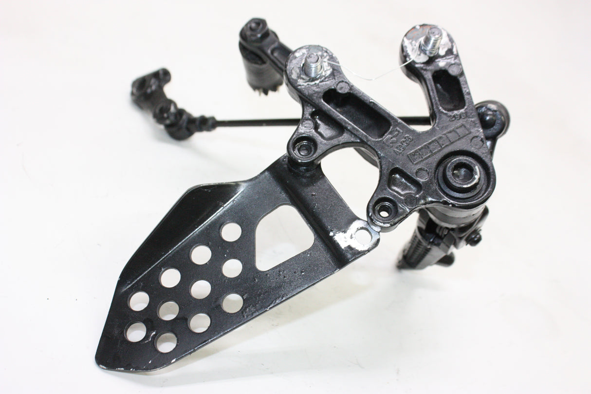 2005 Suzuki GSXR600 OEM LEFT REARSET REAR SET FOOT PEG W SHIFTER