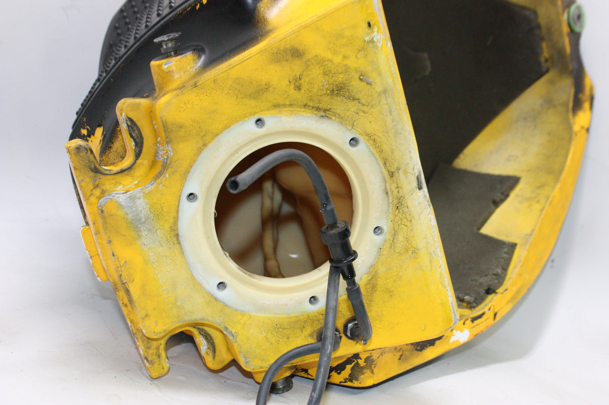 2004 Triumph Daytona 600 OEM GAS TANK FUEL PETROL RESERVOIR