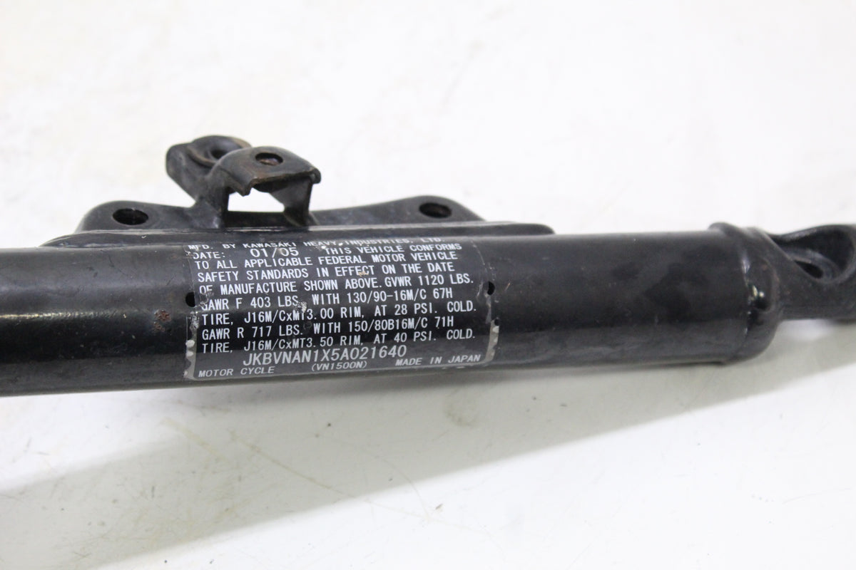 2005 KAWASAKI VULCAN 1500 VN1500 OEM ENGINE FRAME DOWN TUBE MOTOR MOUNT