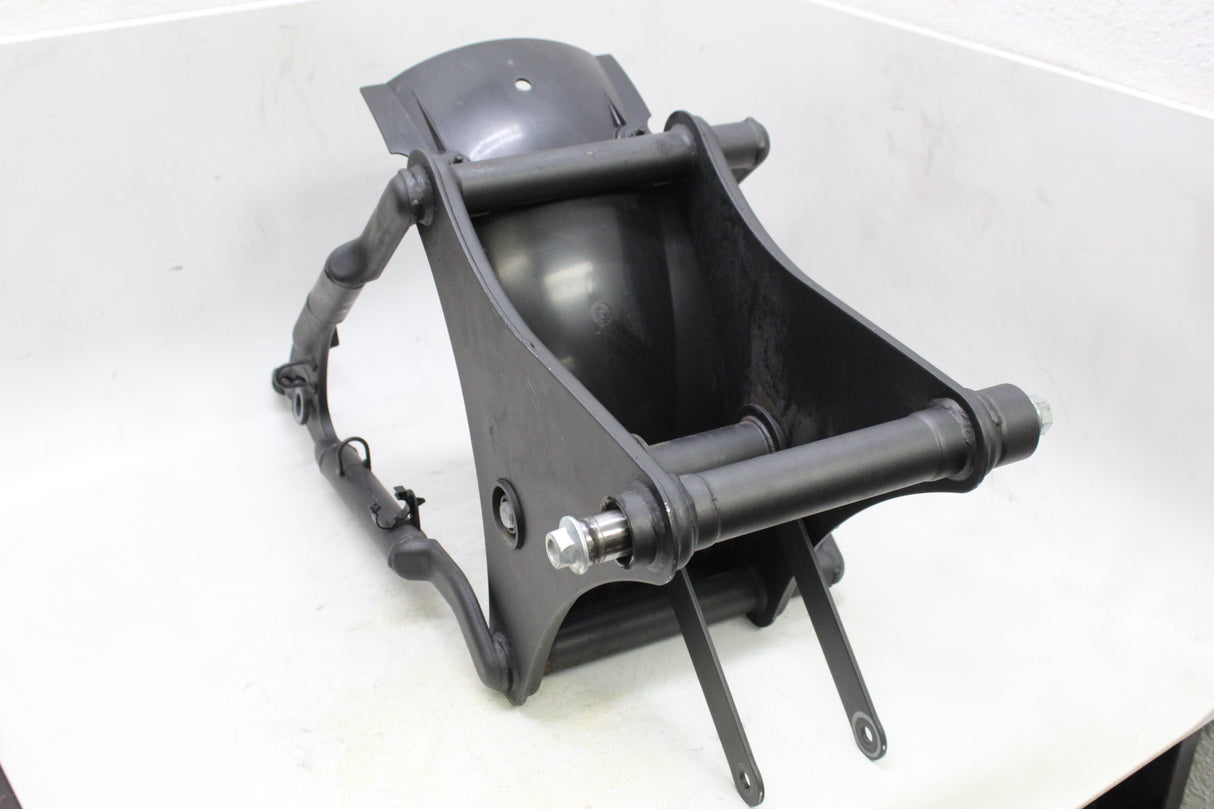 2012 Kawasaki Vulcan 900 VN900DF OEM REAR SWINGARM BACK SUSPENSION SWING ARM
