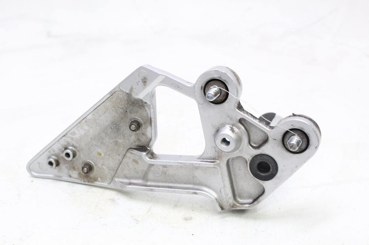 2005 YAMAHA FZ6 OEM LEFT REARSET FOOT PEG BRACKET W SHIFTER