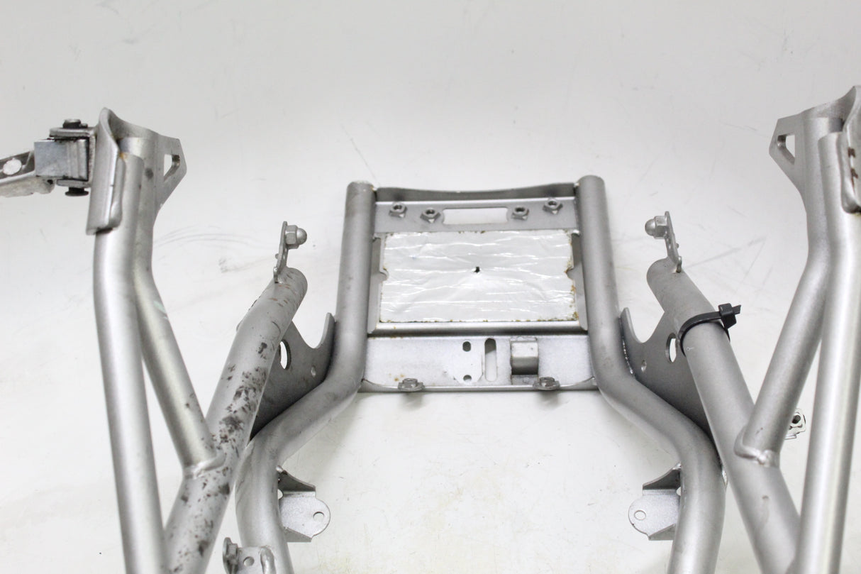 2005 YAMAHA FZ6 FZ6S FAZER OEM REAR SUBFRAME W PASSENGER FOOT PEGS