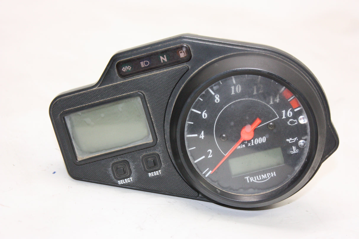 2004 Triumph Daytona 600 OEM SPEEDO TACH GAUGES DISPLAY CLUSTER SPEEDOMETER