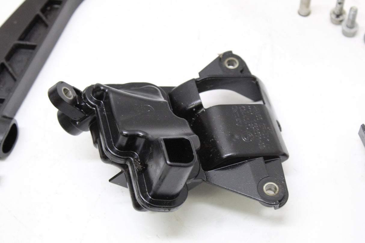 2008 BMW K1200R K12 OEM OIL PUMP CHAIN GUIDES