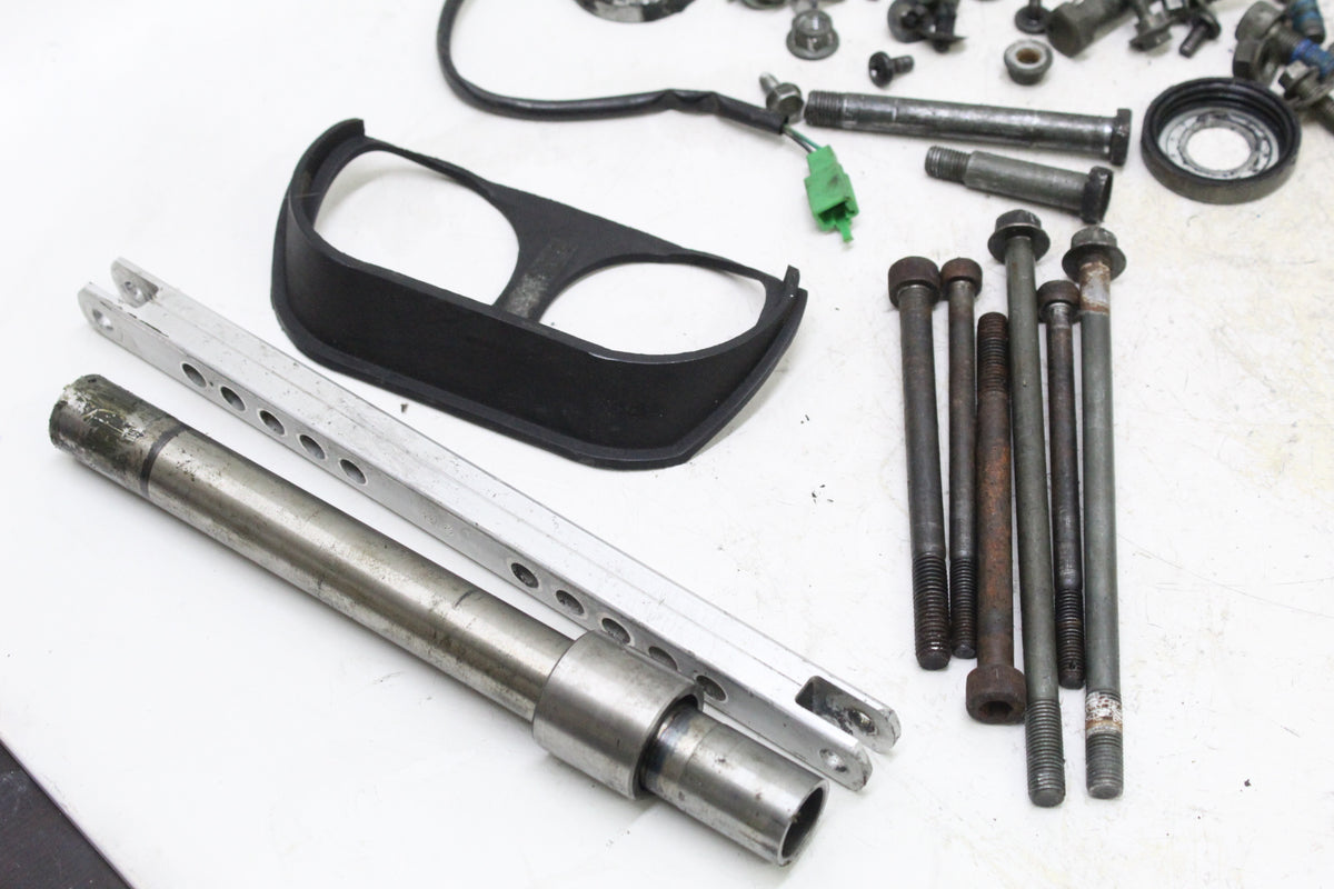 2003 YAMAHA FZ1 FZS1000 FAZER MISC HARDWARE BOLTS NUTS PARTS LOT SET