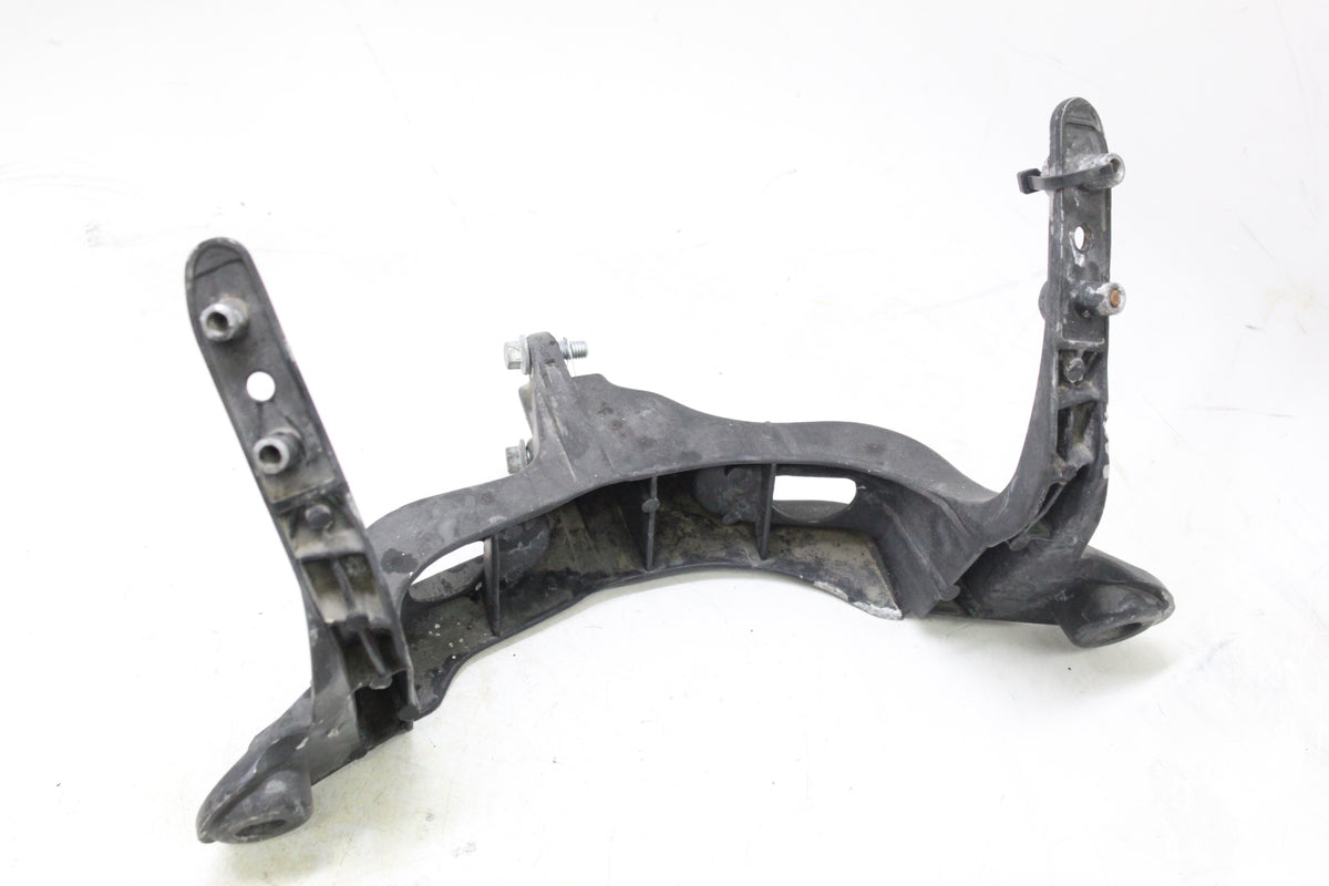 2004 SUZUKI GSXR600 OEM FRONT UPPER FAIRING STAY BRACKET