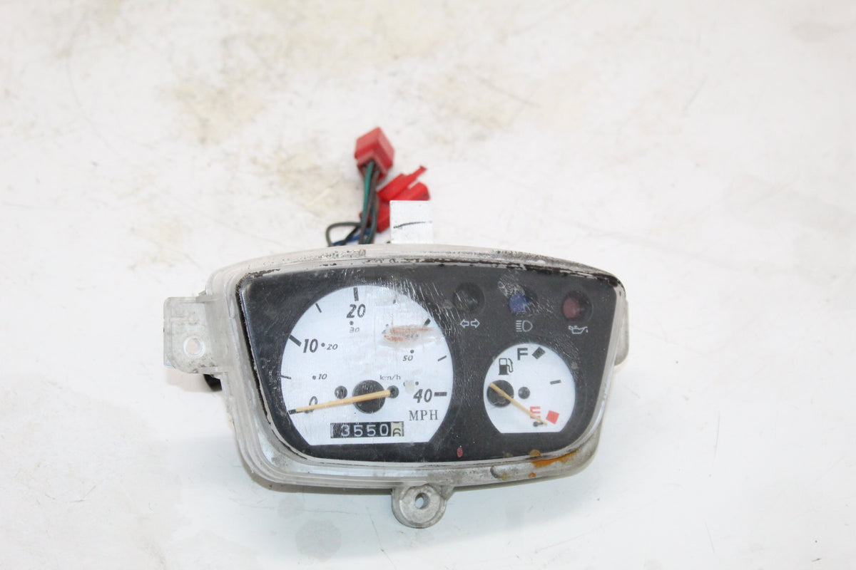2002 Yamaha Zuma 50 YW50 OEM SPEEDO TACH GAUGES DISPLAY CLUSTER SPEEDOMETER