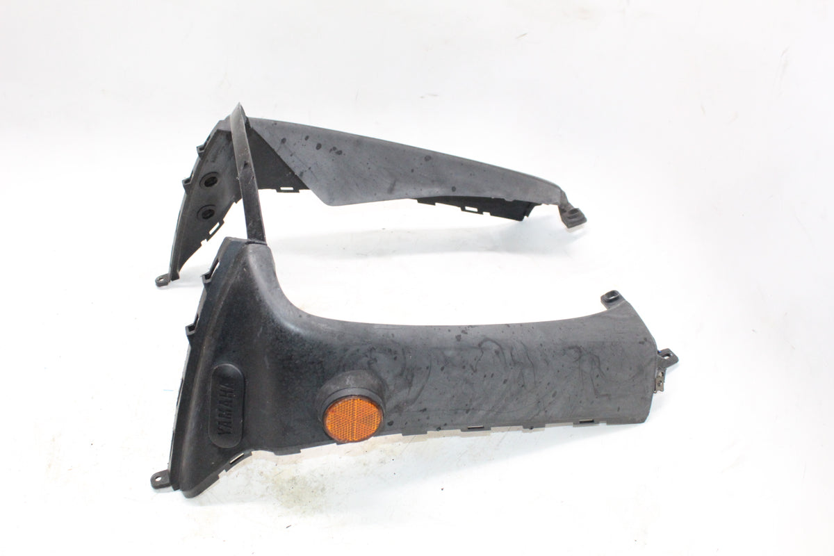 2002 Yamaha Zuma 50 YW50 OEM Front Fender Surround Trim With Reflectors