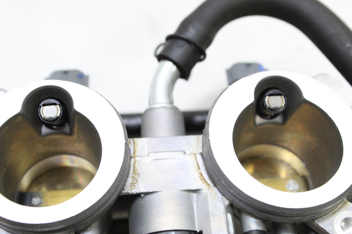 2021 Kawasaki Ninja 400 EX400 OEM MAIN FUEL INJECTORS / THROTTLE BODIES