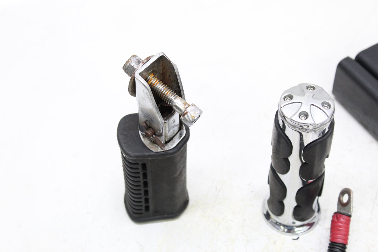 2000 Harley-Davidson Softail Deuce FXSTD OEM BOLT SET MISC