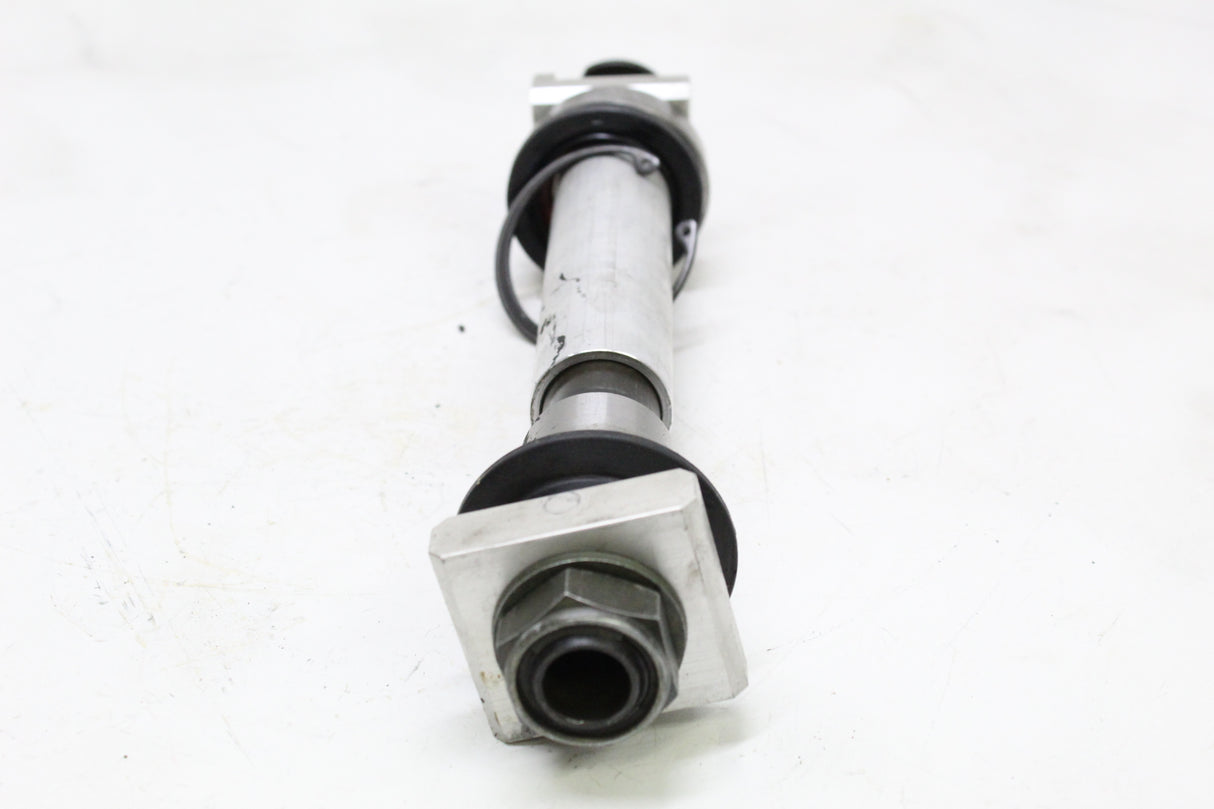 2004 Yamaha YZF R1 04-06 OEM REAR AXLE BACK WHEEL RIM PIVOT BOLT AXEL