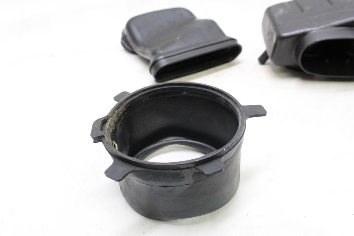 2004 SUZUKI GSXR600 OEM AIRBOX AIR CLEANER CAP COVER INTAKE DUCTS