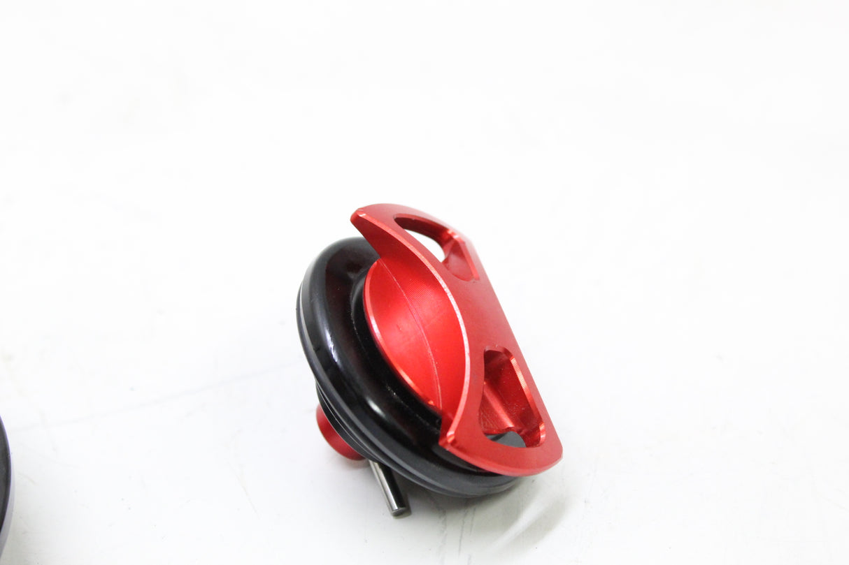 2006 Honda CBR600RR FUEL TANK GAS CAP RIDER JACKY