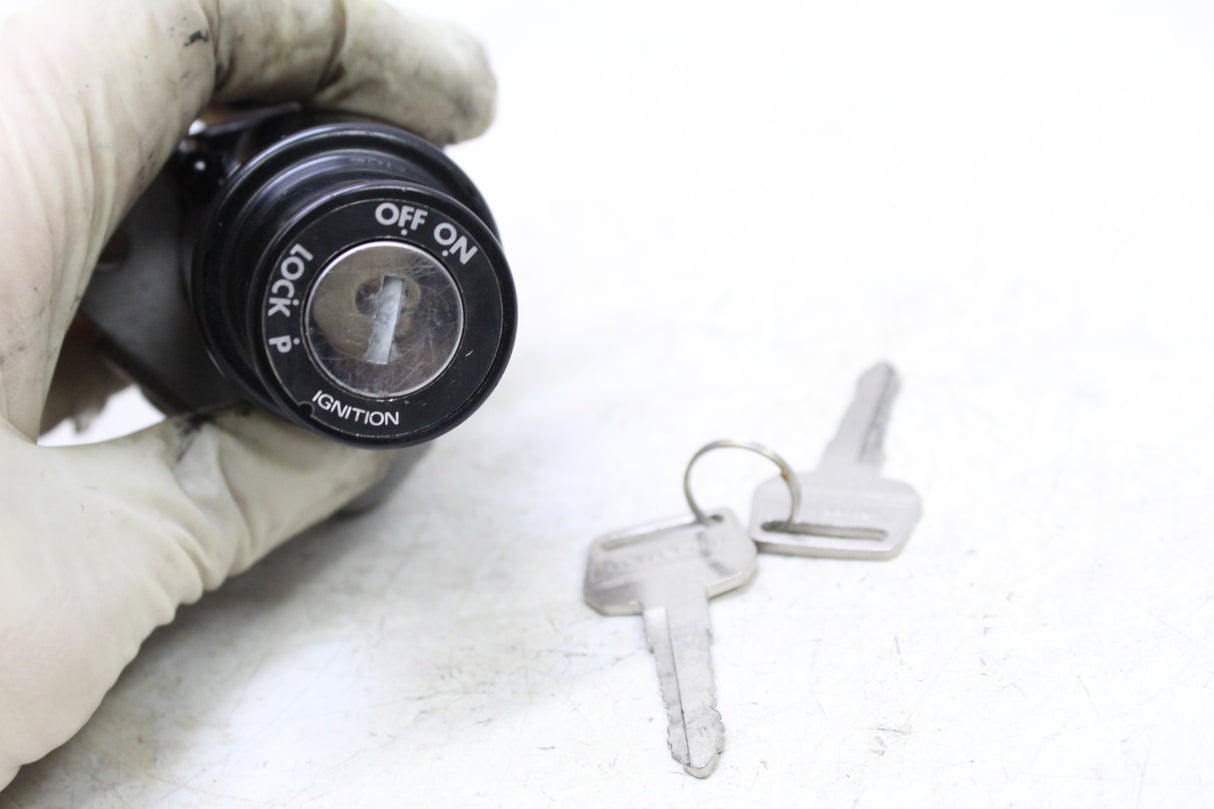 2007 Kawasaki KLR650 OEM IGNITION LOCK KEY GAS CAP SEAT LOCK !w Key!