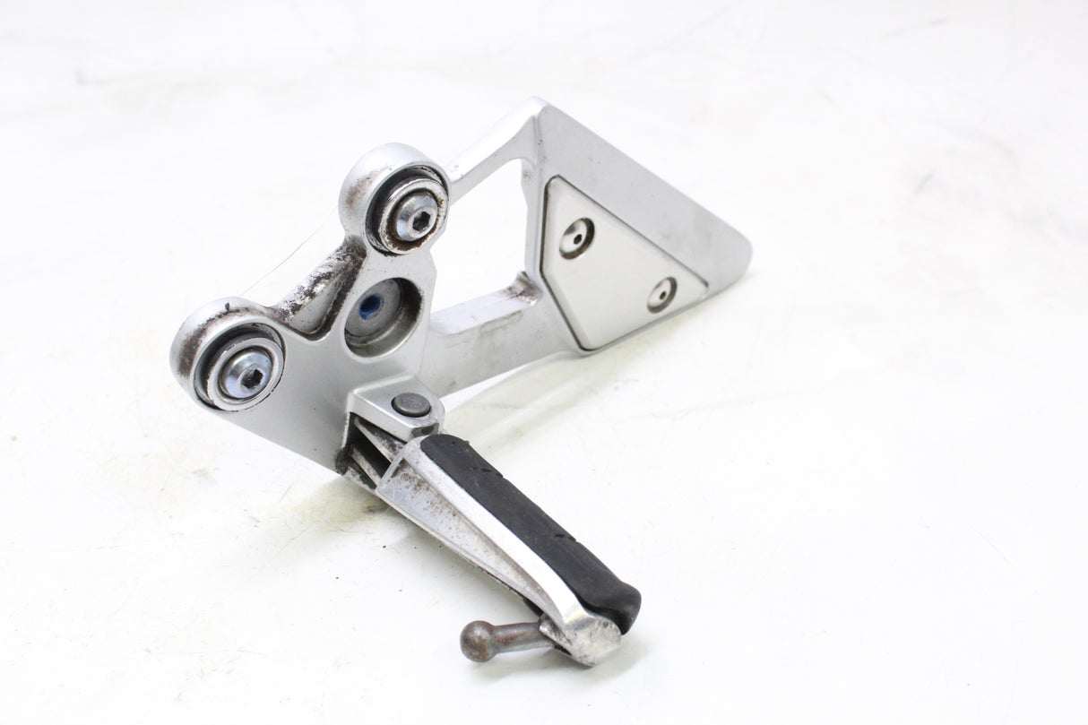 2005 YAMAHA FZ6 OEM LEFT REARSET FOOT PEG BRACKET W SHIFTER