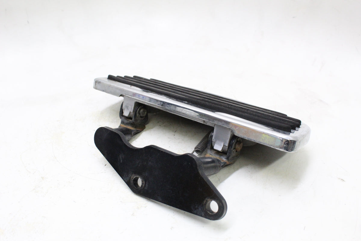 2005 KAWASAKI VULCAN 1500 VN1500 Left Rider Floorboard Footrest Bracket