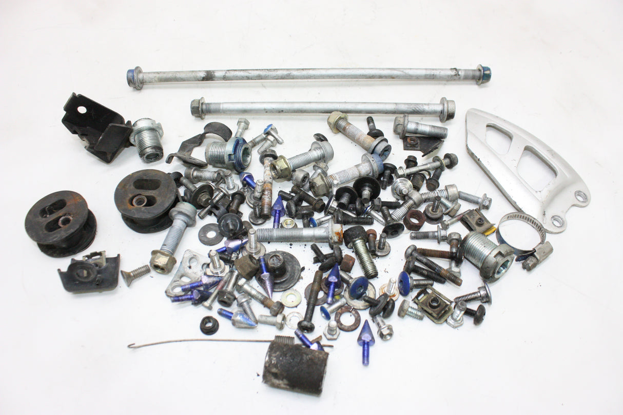 2004 Triumph Daytona 600 OEM ENGINE MOUNTING BOLTS HARDWARE MOTOR SCREWS