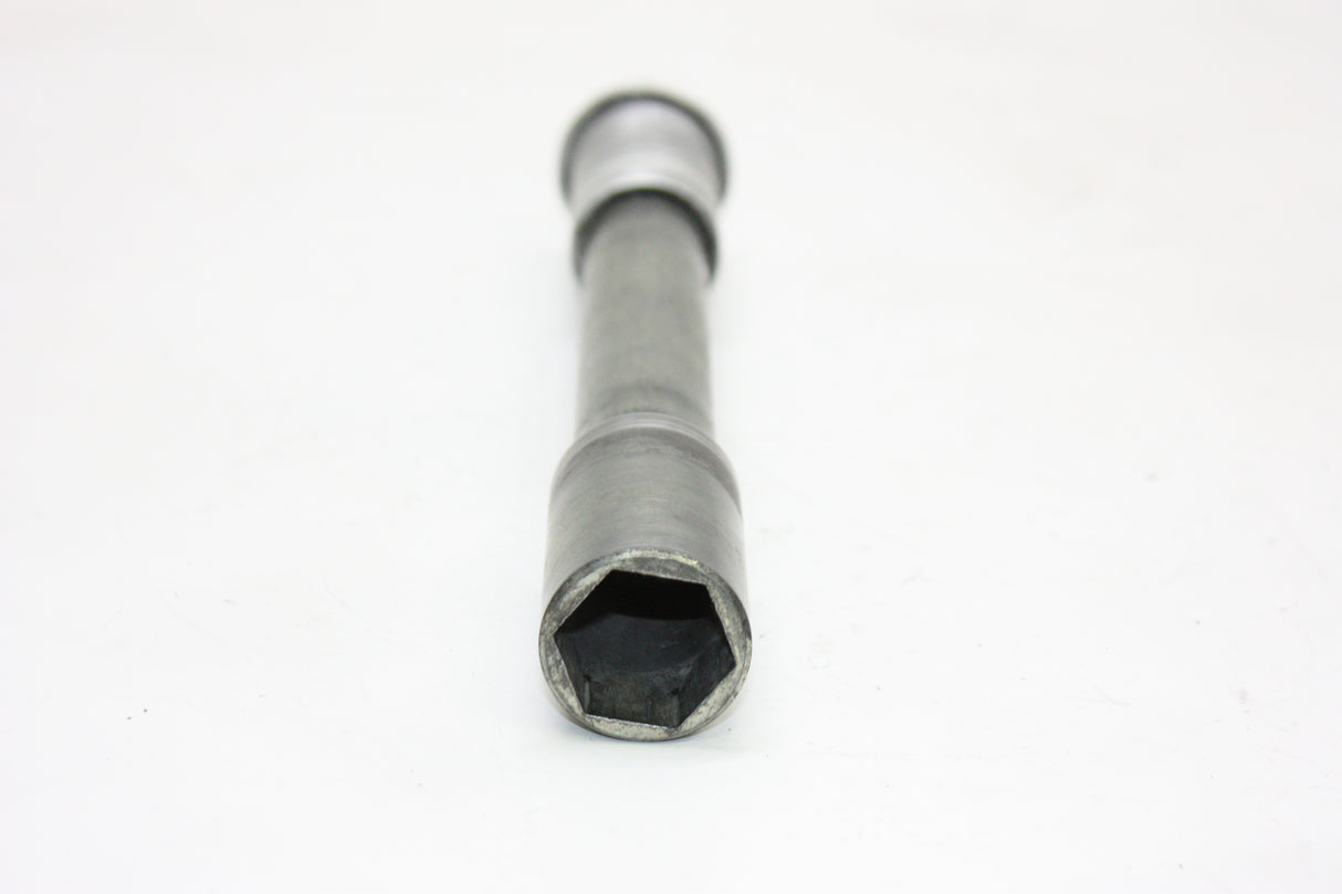 2005 Suzuki GSXR600 OEM FRONT WHEEL RIM AXLE PIVOT BOLT