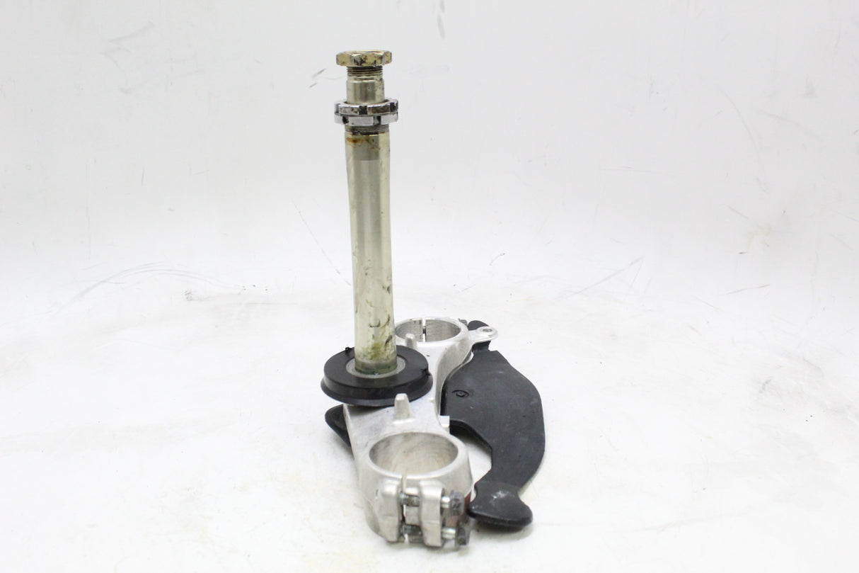 2004 SUZUKI GSXR600 OEM LOWER TRIPLE TREE STEERING STEM FORK CLAMP