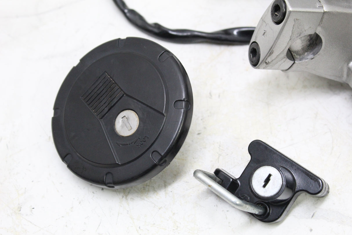 2011 KAWASAKI KLR650 OEM LOCK SET W KEY GAS CAP HELMET LOCK UPPER TRIPLE TREE