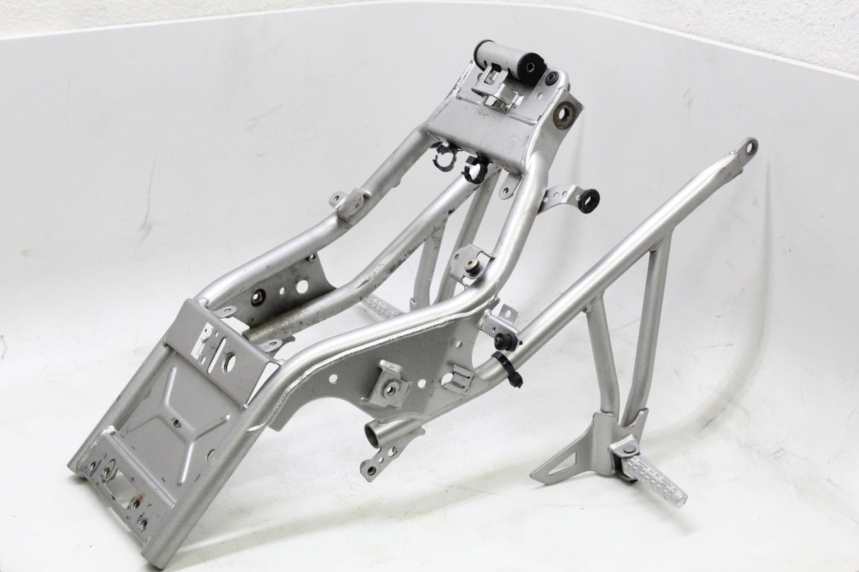 2005 YAMAHA FZ6 FZ6S FAZER OEM REAR SUBFRAME W PASSENGER FOOT PEGS