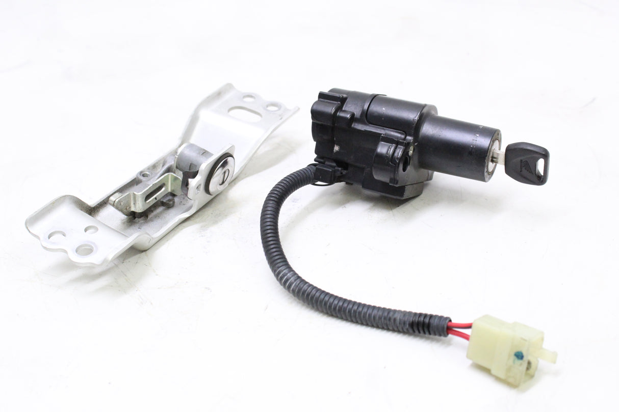 2006 Honda CBR600RR OEM IGNITION LOCK AND SEAT LOCK W KEY