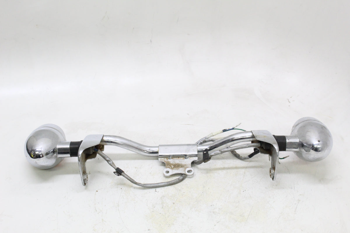 2005 KAWASAKI VULCAN 1500 VN1500 FRONT TURN SIGNAL LIGHTS BAR BRACKET PAIR