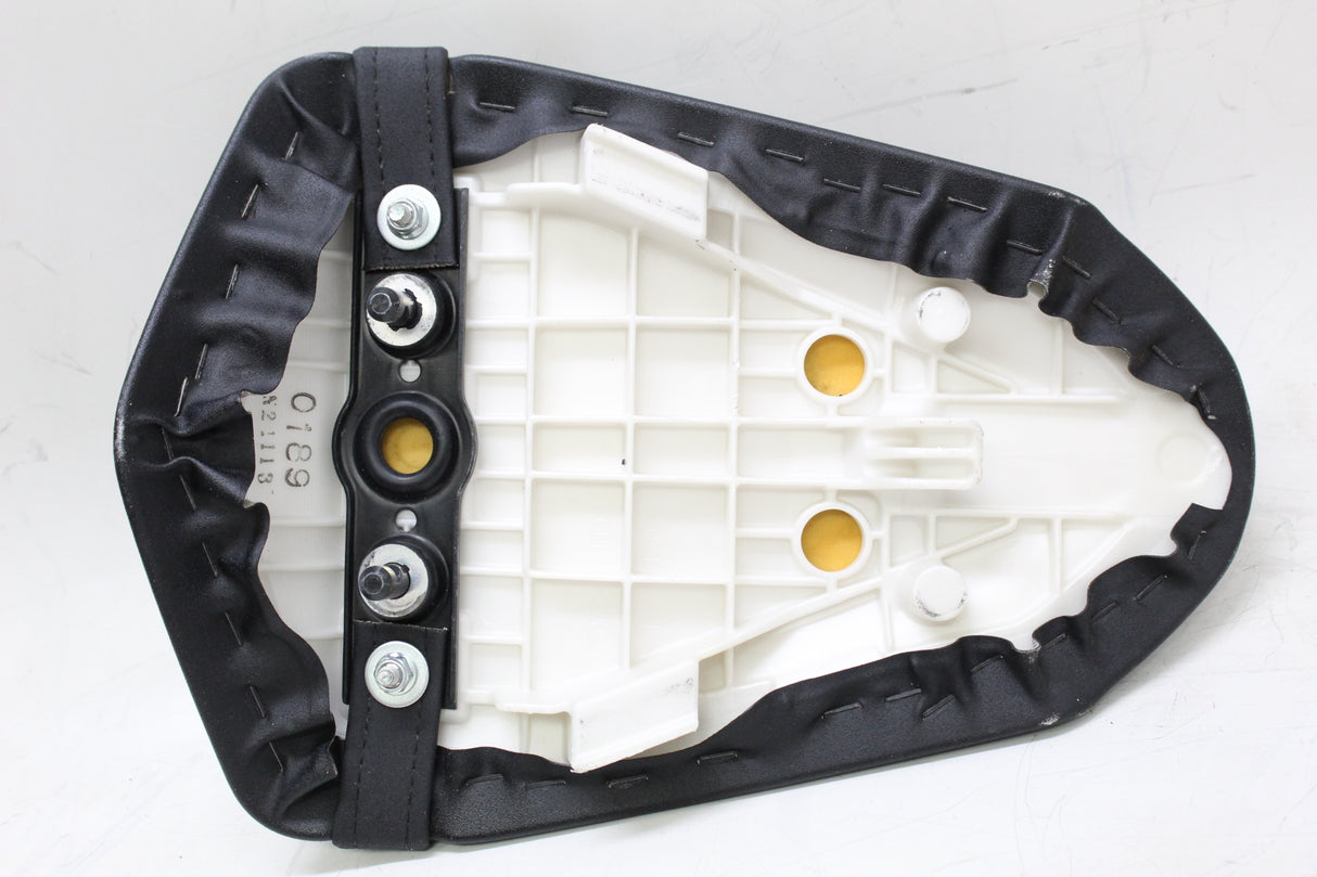 2009 Kawasaki Ninja ZX6R OEM REAR BACK PASSENGER TANDEM SEAT PAD SADDLE PILLION