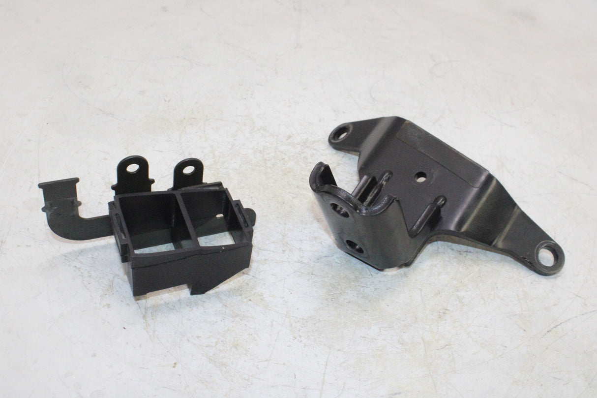 2005 Yamaha Road Star XV1700 OEM ENGINE MOTOR MOUNT BRACKETS PAIR