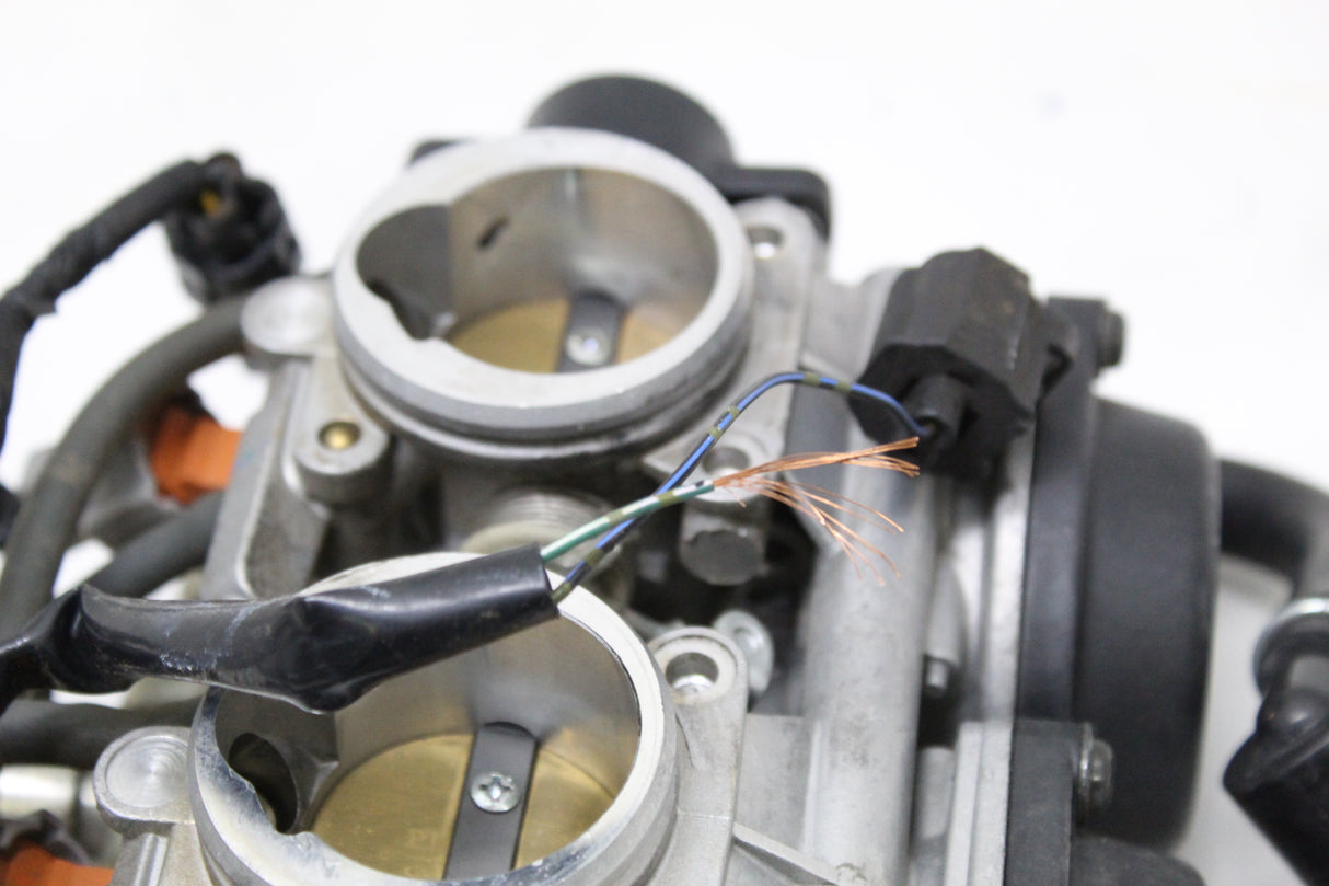 2007 Yamaha YZF R6S OEM MAIN FUEL INJECTORS / THROTTLE BODIES