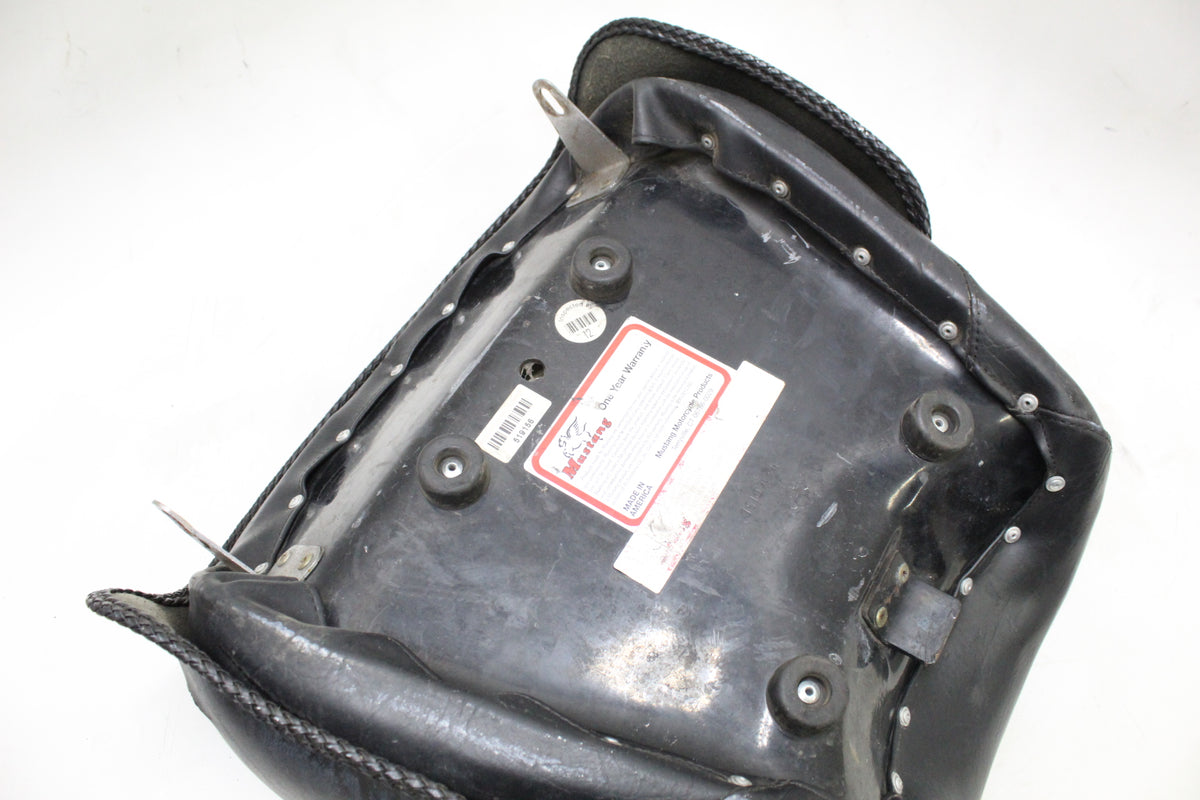2005 Kawasaki Vulcan 1500 VN1500 Mustang Front Rider Solo Seat Black