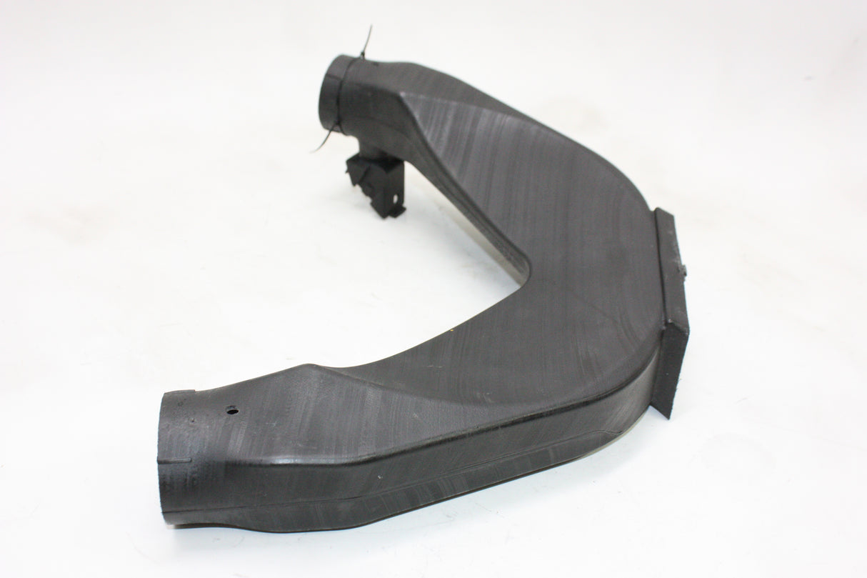 2004 Triumph Daytona 600 OEM CENTRE RAM AIR INTAKE DUCT SCOOP PIPE