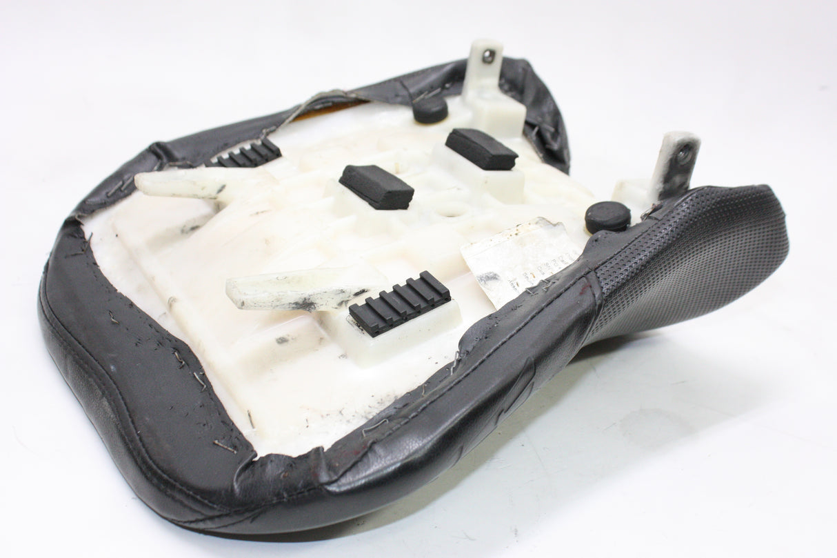 2005 Suzuki GSXR600 FRONT DRIVERS SEAT PAD SADDLE PILLION