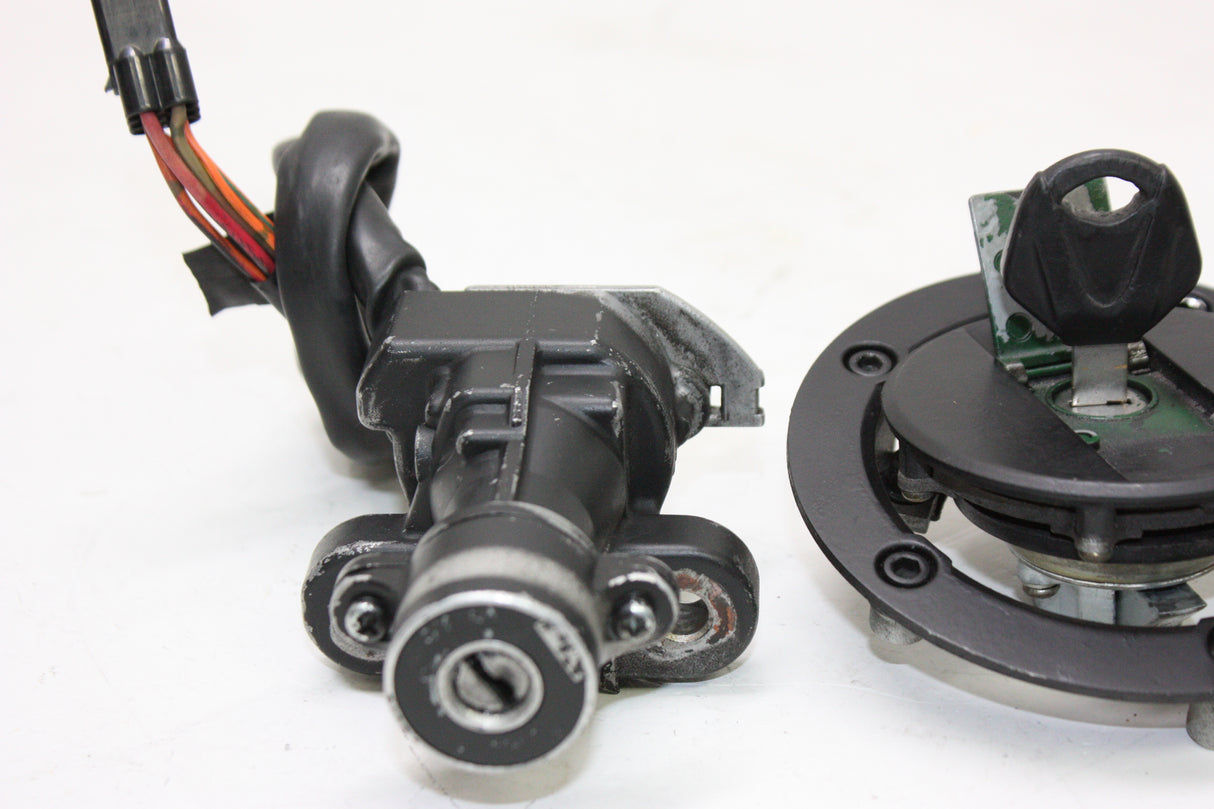 2005 Suzuki GSXR600 OEM IGNITION LOCK KEY SET W/ GAS CAP AND SEAT LOCK