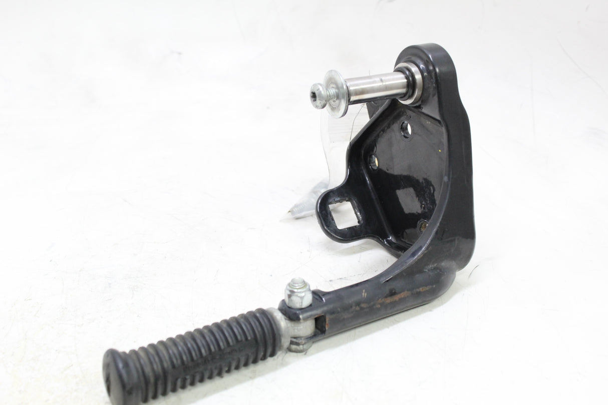 2000 Harley-Davidson Softail Deuce FXSTD OEM RIGHT REARSET PEG REST FOOT