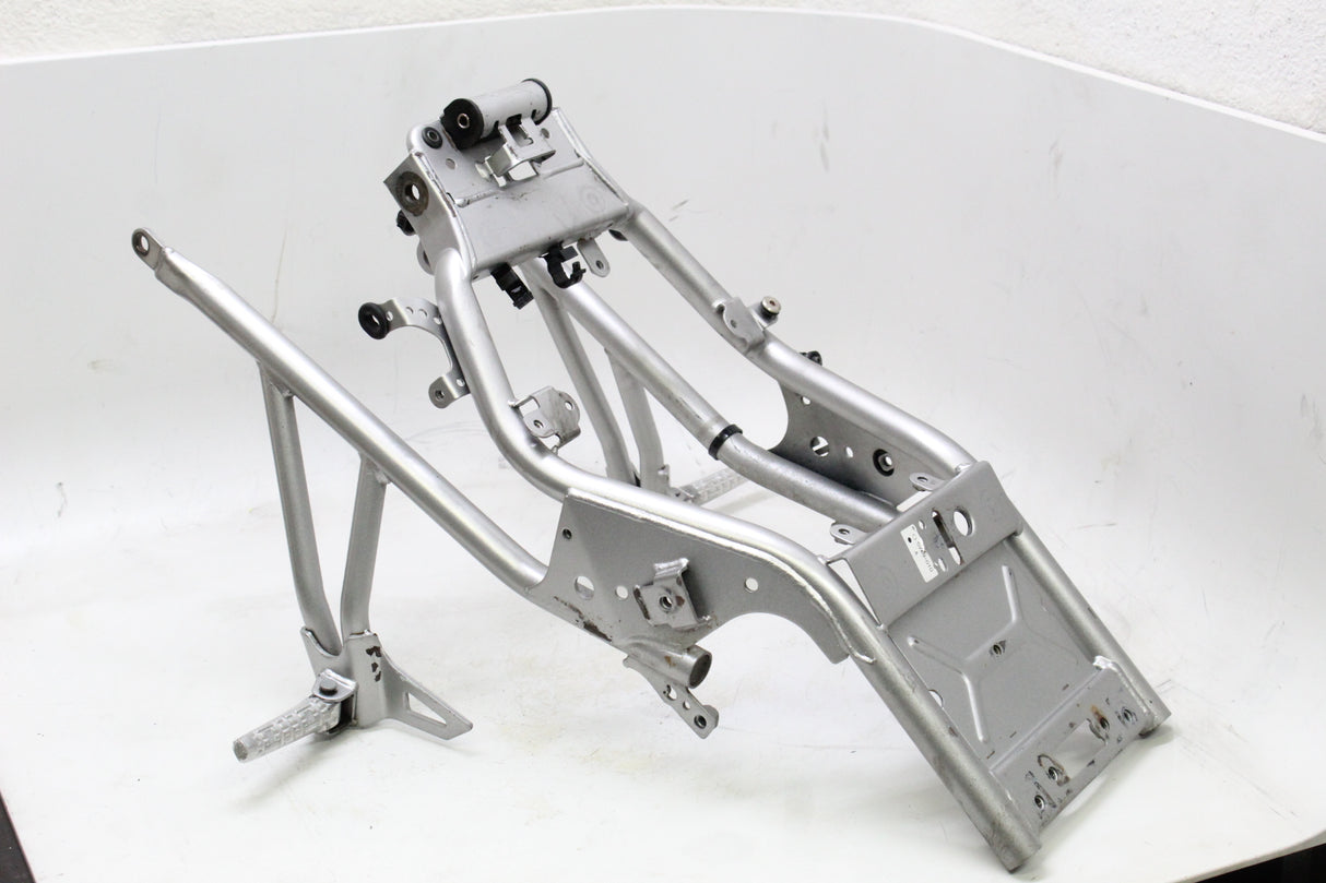 2005 YAMAHA FZ6 FZ6S FAZER OEM REAR SUBFRAME W PASSENGER FOOT PEGS