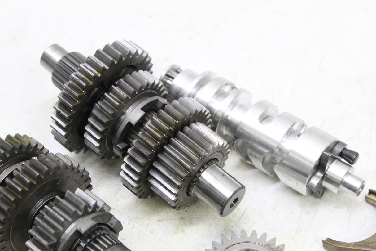 2005 Harley-Davidson Sportster 883 XL883 OEM ENGINE TRANSMISSION TRANNY GEARS